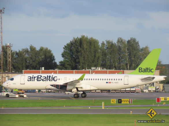 Airbus A220-300